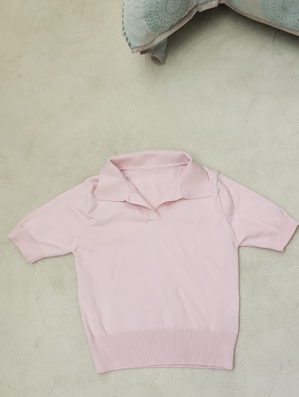 Light Pink Women’s Short-Sleeve Knit Sweater